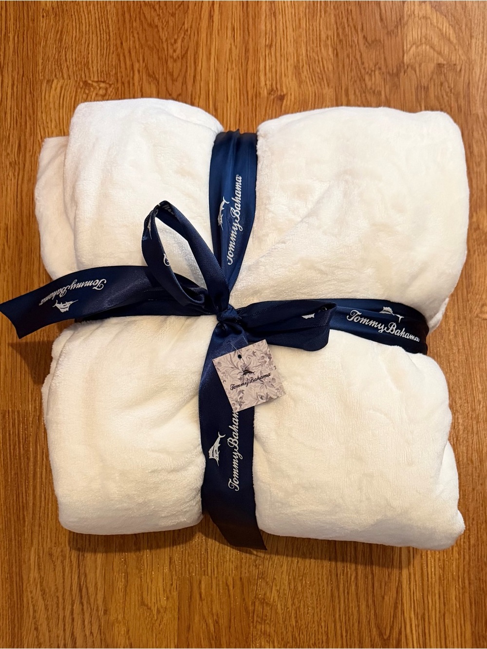 Tommy Bahama Plush White Throw Flannel Blanket